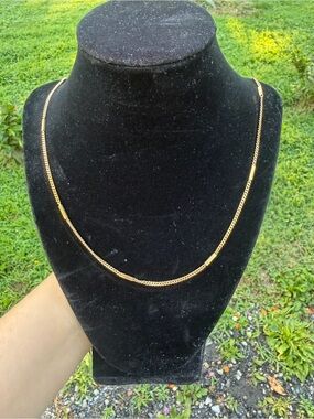 Avon Gold Tone Station Link Necklace